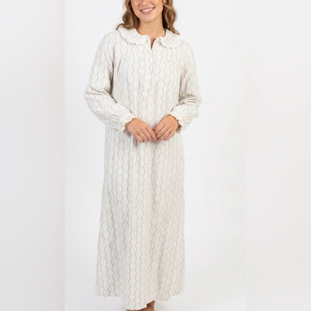 Vintage Lady Manhattan 100% Cotton Flannel Nightgown White Blue Floral Lace S